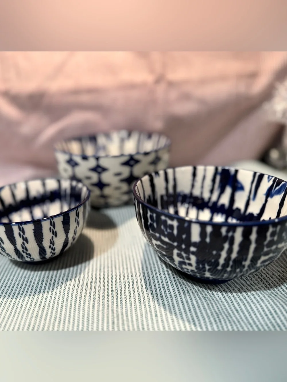 New West Elm Set of 3 Indigo Bowls, Blue/White Bowls Abstract